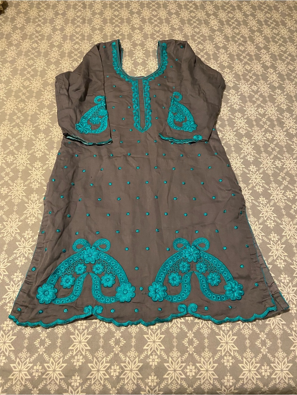 Indian Three Piece Suit Embroidered Gray Kameez with Teal Accents Size M(38)